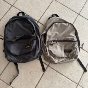 Sacs Eastpack gris et noir